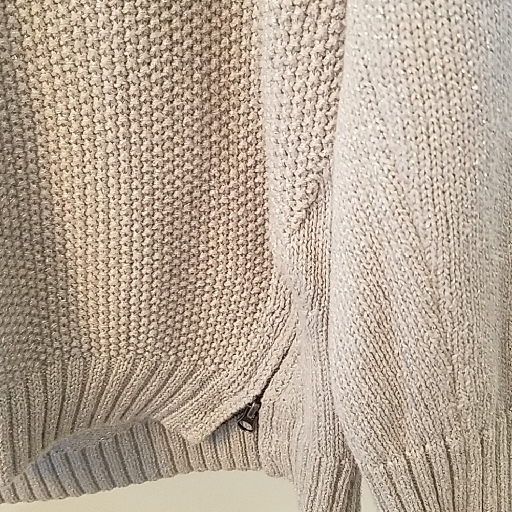 Sweater - Picture 6 of 7